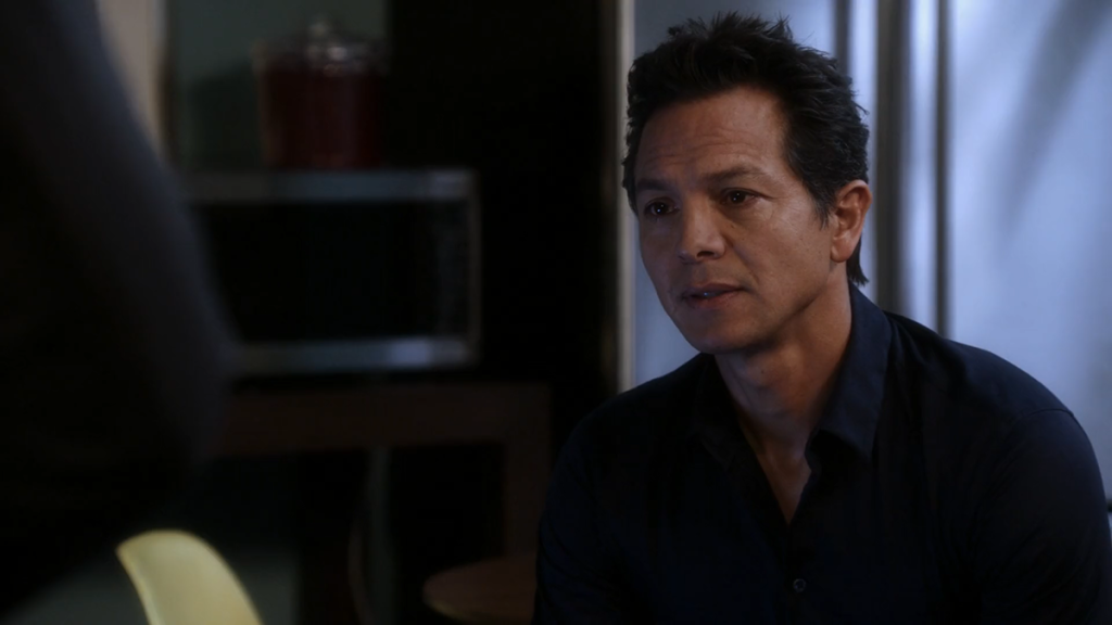 Still of Jake (played by Benjamin Bratt) telling everyone Amelia's plan to donate her baby's organs from Private Practice 5x22