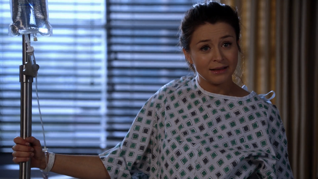 Still of Amelia (played by Caterina Scorsone) standing up while in labor from Private Practice 5x22